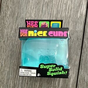 NeeDoh Nice Cube Super Solid Squish - Aqua Blue